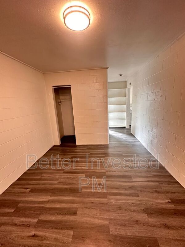 Building Photo - 570 Talmage Rd