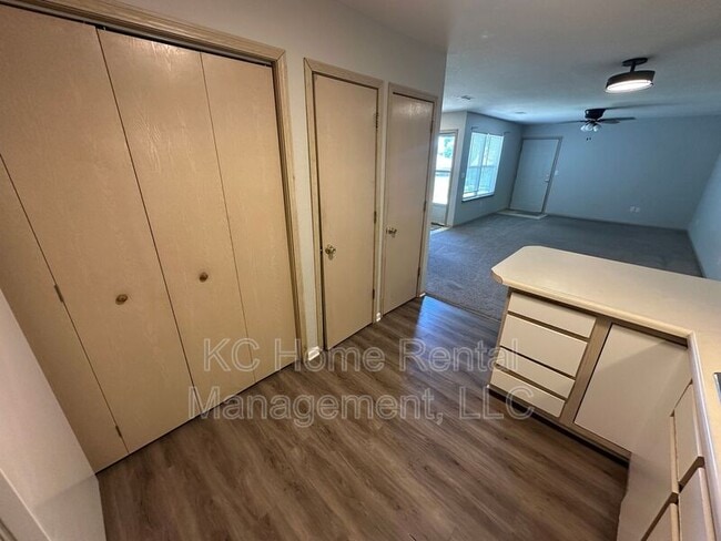 Building Photo - 2128 Highridge Dr