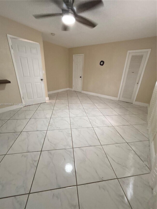 Building Photo - 839 S Highland Dr