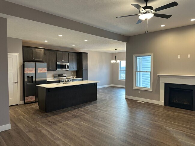 Building Photo - Castles Pines Duplex