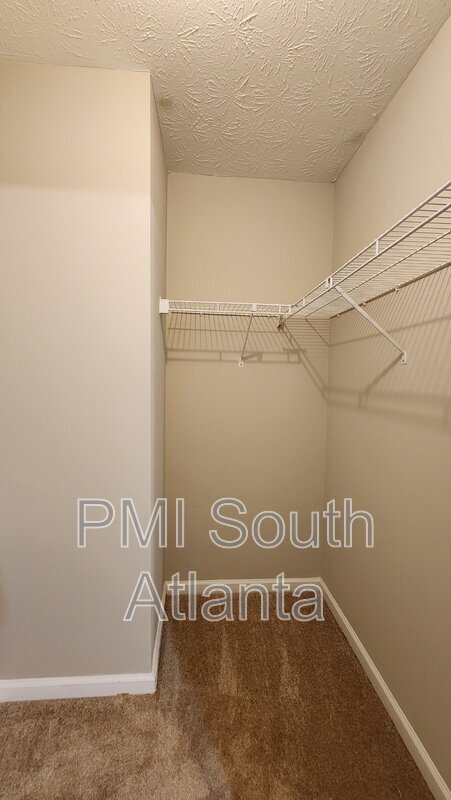 Building Photo - 3504 Lee Ct