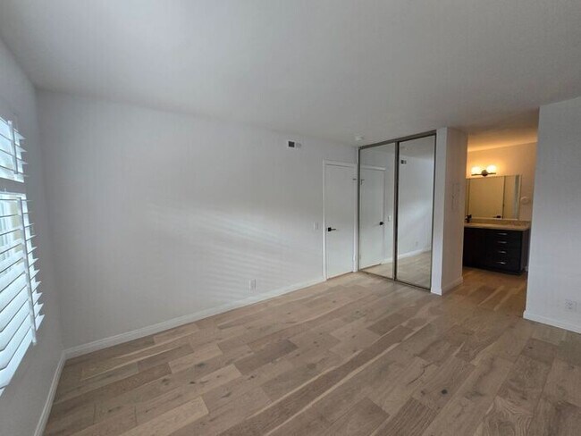 Building Photo - Private La Jolla Condo with Resort-Style Amenities Near UTC