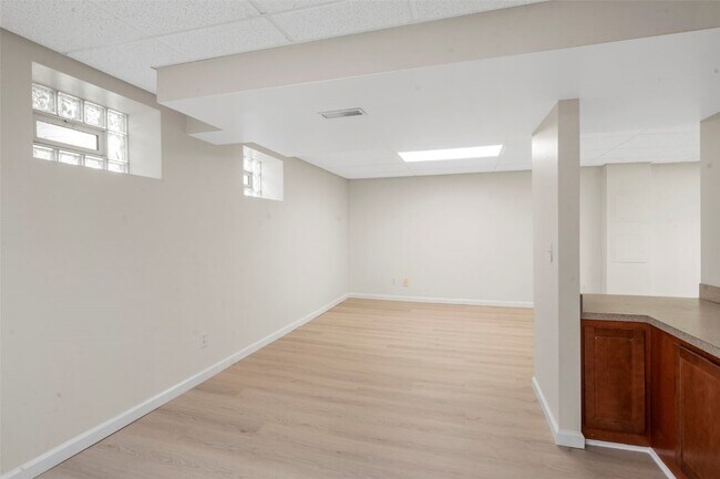 Building Photo - 791 Foxwick Dr