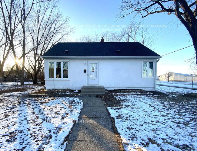 Building Photo - 5757 Adair Ave N