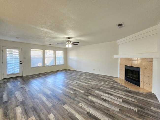Building Photo - 5314 Hannah Dr