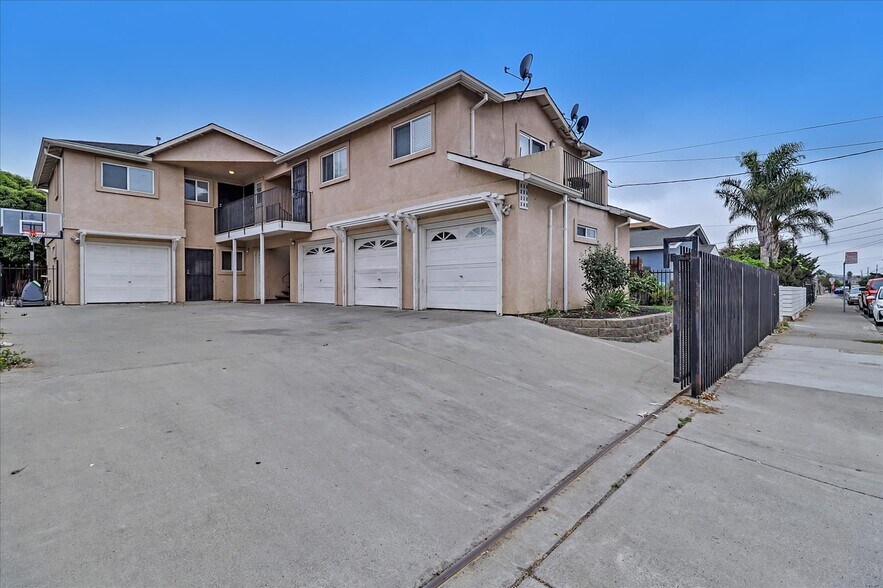 Building Photo - 336 Chesley Ave