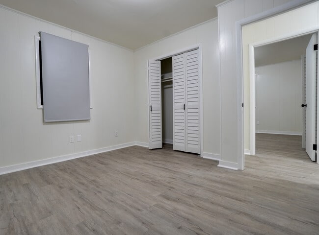 Building Photo - 2696 W View St