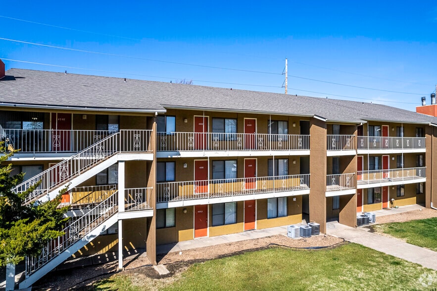 Primary Photo - Cedar Lakes Apartments
