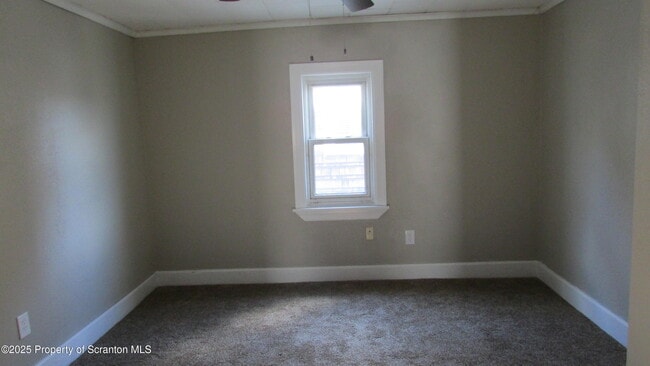 Building Photo - 217 Crown Ave