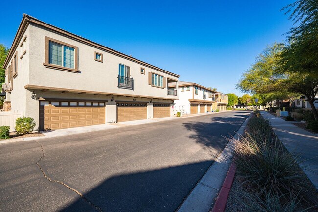 Building Photo - 2750 S Voyager Dr