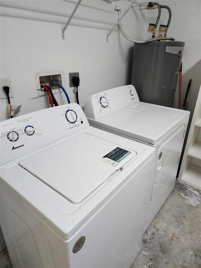 Building Photo - 1231 NE 32nd Ave