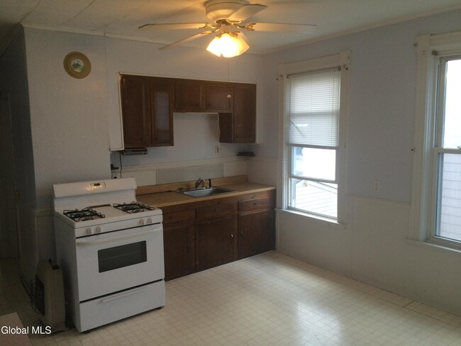 Building Photo - 19 120th St