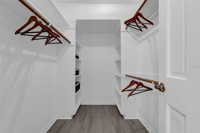 Building Photo - 123 Golf Club Dr