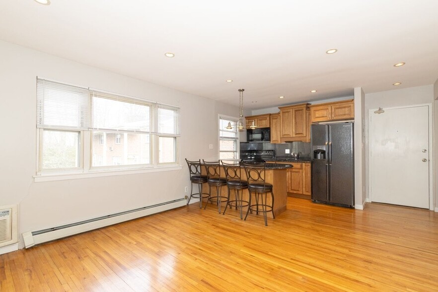 Building Photo - 300 Wilson Rd