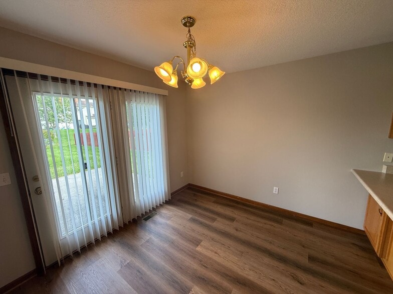 Building Photo - 2726 Bearberry Ct
