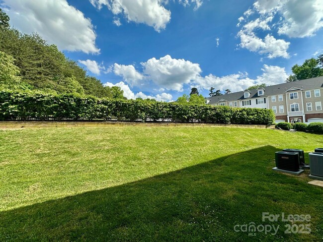 Building Photo - 6431 Park Pond Dr