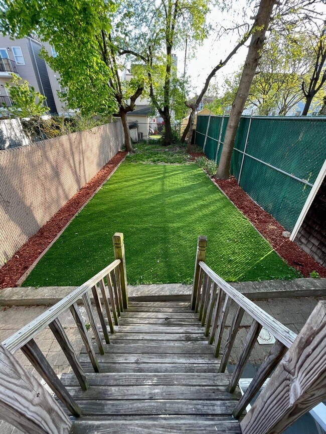 Building Photo - 27 Hopkins Ave