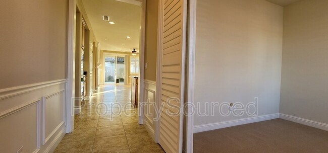 Building Photo - 2339 Shadow Berry Dr
