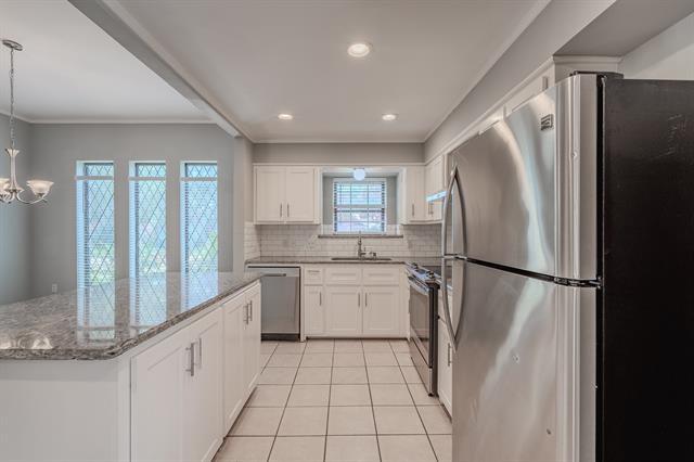 Building Photo - 2300 San Gabriel Dr