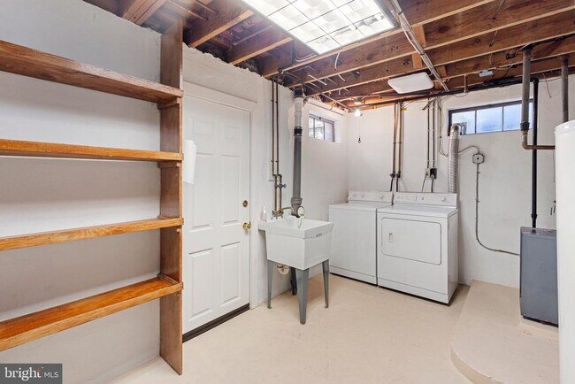 Building Photo - 5109 Fairglen Ln