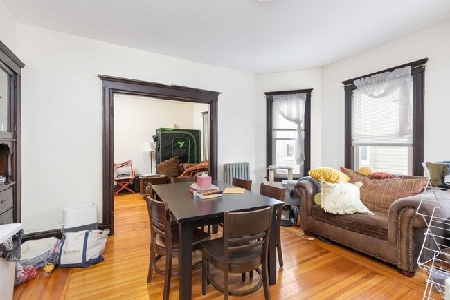 Building Photo - 34 Belknap St