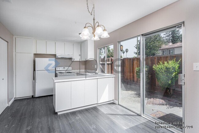 Building Photo - 370 Don Basillo Way