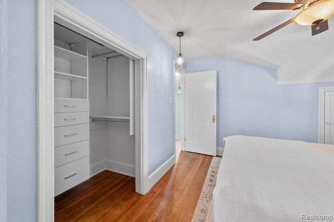 Building Photo - 1516 W Houstonia Ave