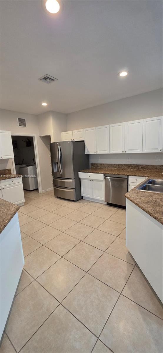 Building Photo - 215 NE 36th Avenue Rd