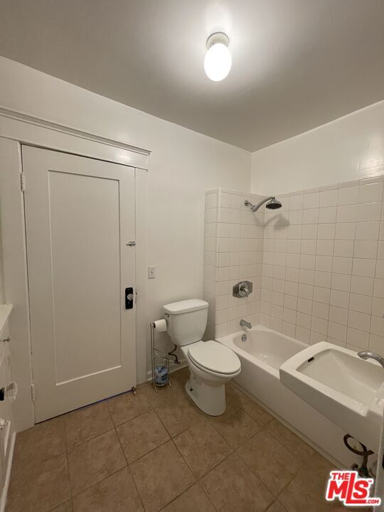 Building Photo - 1155 1/2 N Genesee Ave