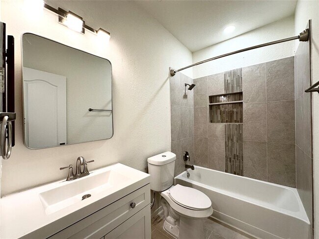 Building Photo - 23702 N Newport Bend