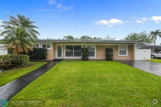 Building Photo - 9200 SW 51st Pl