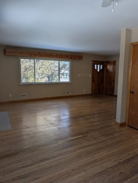 Building Photo - 5243 Conklin Dr