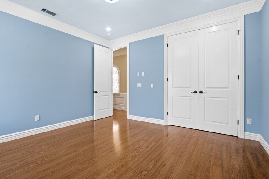 Building Photo - 1117 Encanto Dr