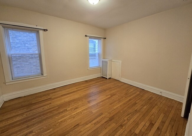 Building Photo - 4021 N Mozart St
