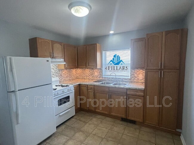 Building Photo - 2612 Vine Ct
