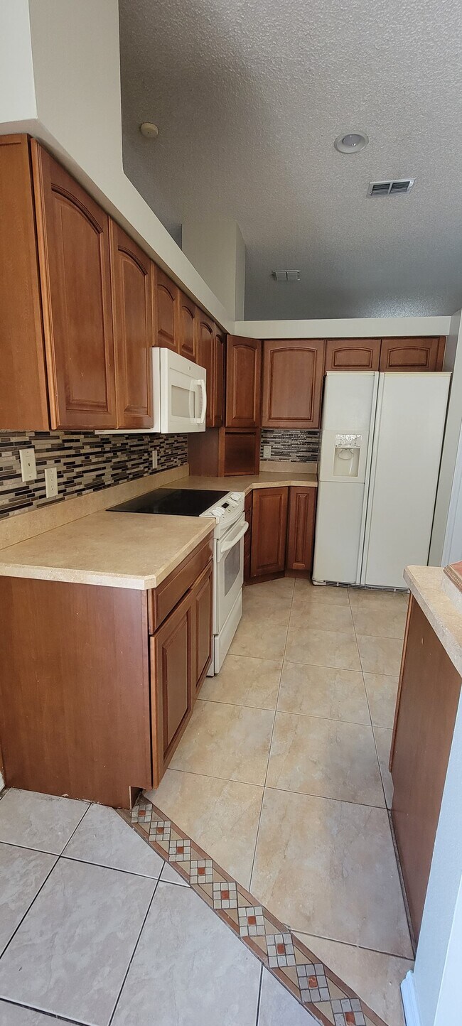 Building Photo - 2519 Tansboro Dr