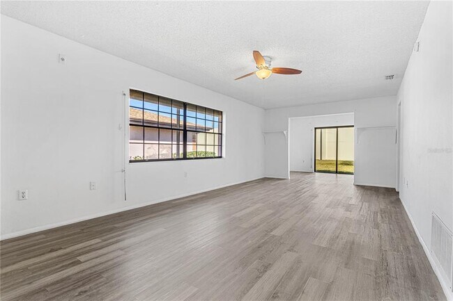 Building Photo - 13250 Ridge Rd S