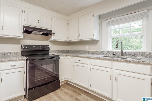 Building Photo - 2112 Headrick Rd