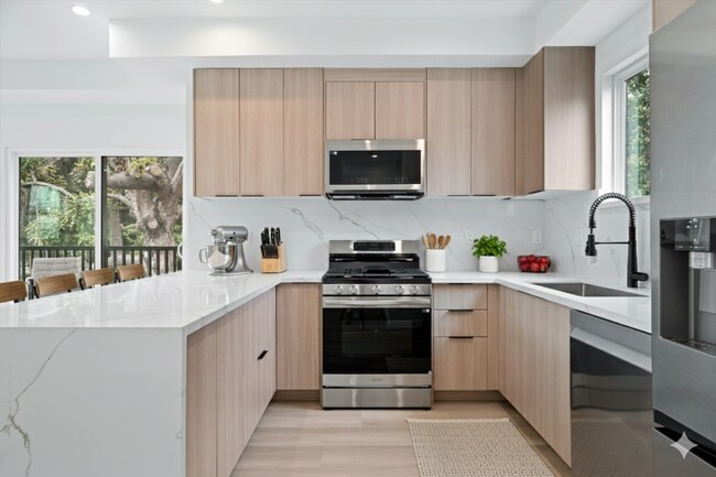 Building Photo - 1840 Stoner Ave