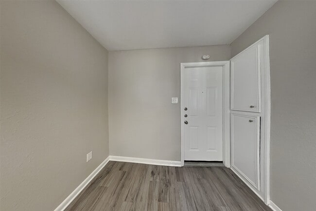 Building Photo - 5315 Derbyshire Dr