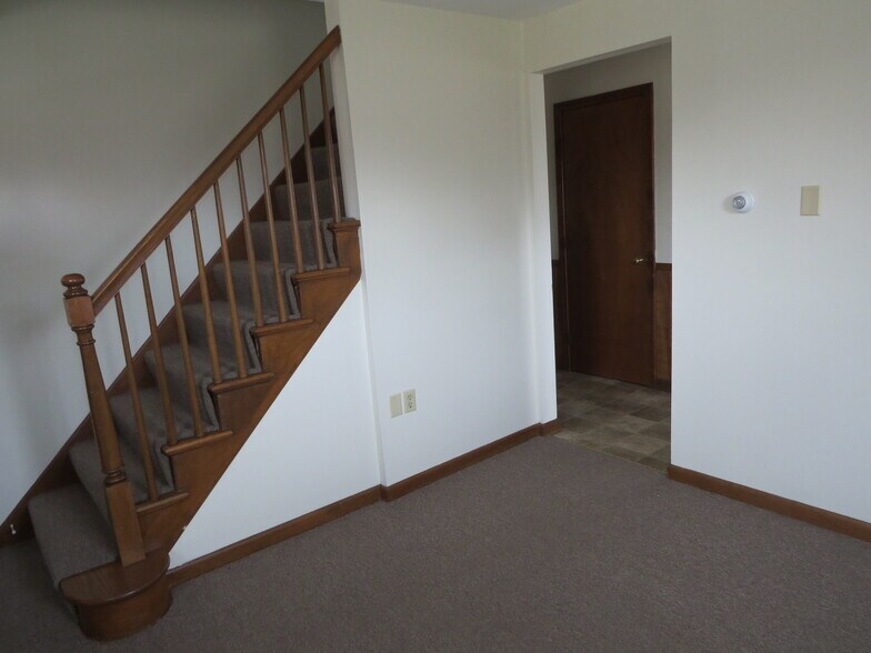 Building Photo - 469 Corey St