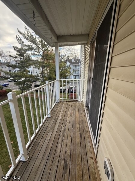 Building Photo - 686 Plum Terrace