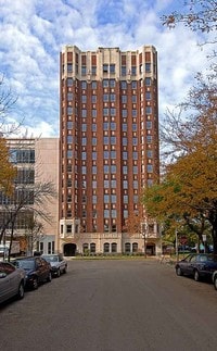 Building Photo - Silver Cloud Condominiums