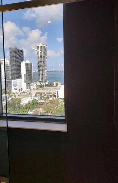 Building Photo - 1600 NE 1st Ave