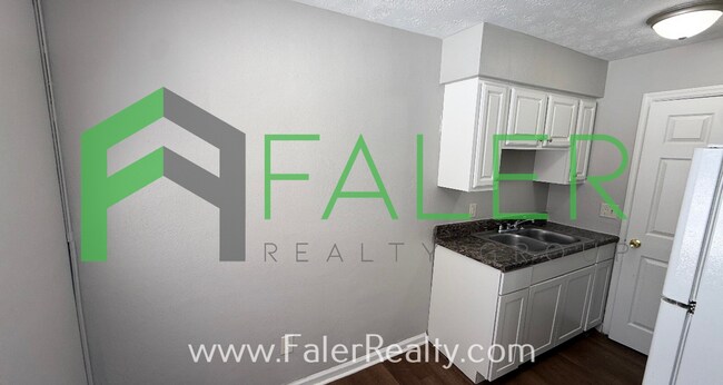 Building Photo - 1626 Darst Ave