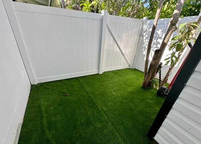 Building Photo - 212 Kings Lynn