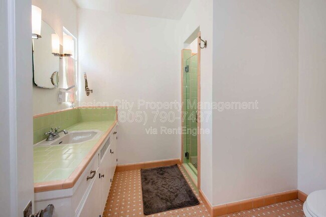 Building Photo - 2837 Clinton Terrace