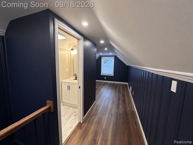 Building Photo - 914 Bauman Ave