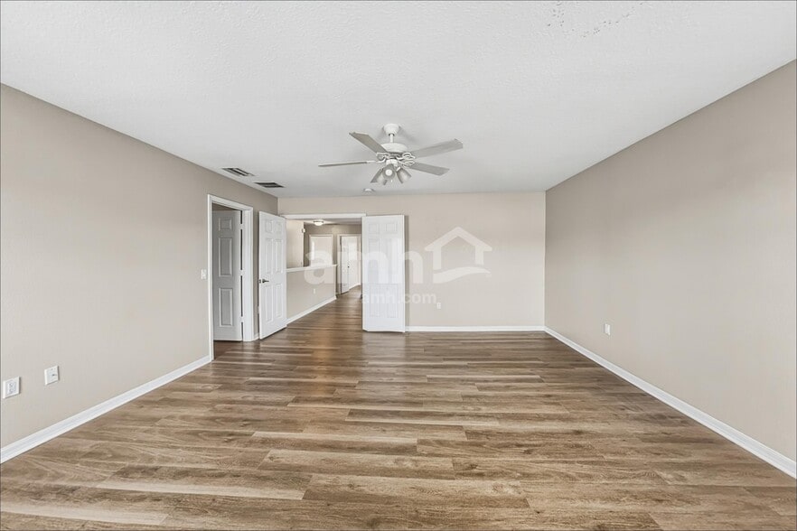 Building Photo - 11112 Silver Fern Way