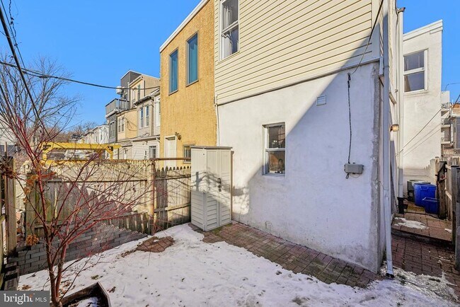 Building Photo - 3008 W Harper St